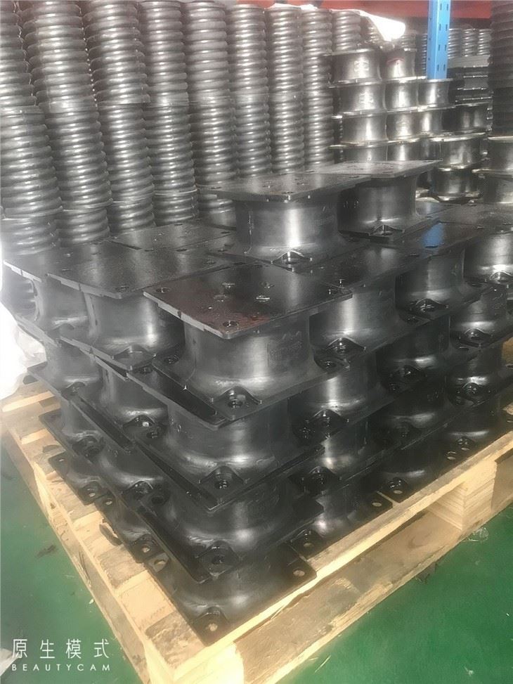Rubber Shock Absorber 573, 683e, CB334D, CB634D Rubber Buffer Rubber Mount 1611156